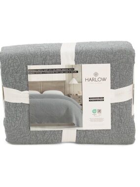HARLOW Textured Embroidered Layering Quilt